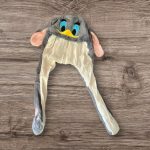 GORRO PELUCHE LEVANTA OREJAS PATO- GRIS