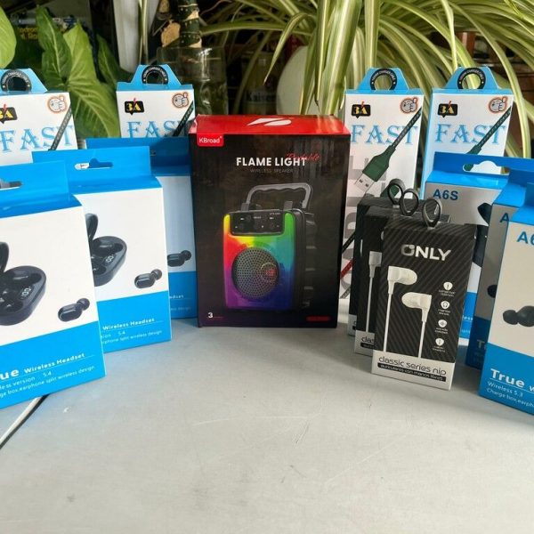PROMO: 2 PARLANTES BT RGB 3PLG (KTS-2006) + 3 AURICULARES BLUETOOTH AIRDOTS A6S + 3 AURICULARES BT 5.3 E7S + 3 MANOS LIBRES MOD30 BLANCO + 5 CABLES TRENZADO 3A TIPO C