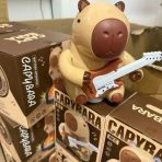 JUGUETE CAPIBARA CON GUITARRA LUZ Y MUSICA (WT-18) - Imagen 2