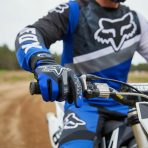 GUANTES FOX PARA MOTERO TALLE M NEGRO Y AZUL