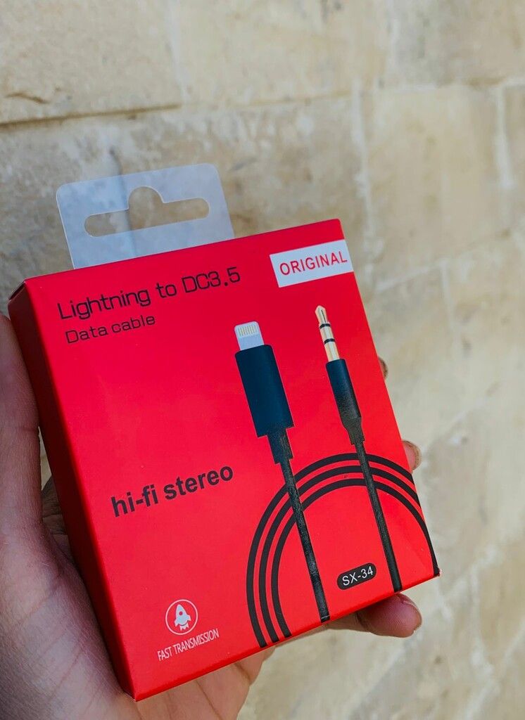 CABLE 3.5 MACHO A LIGHTNING CABLE 3.5 MACHO A LIGHTNING - Imagen 1