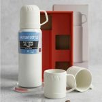 TERMO Y 3 TAZAS METALICAS 500ML VACUUM BLANCA